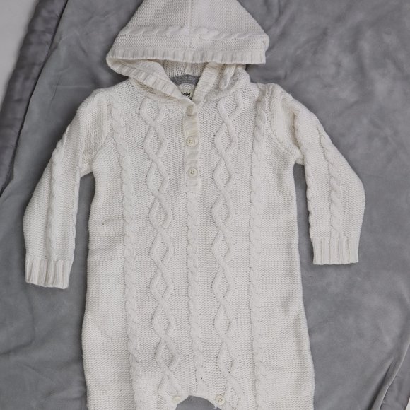 OshKosh B'gosh Other - OshKosh B'gosh White Fisherman Knit Bodysuit Tracksuit Sweatsuit Unisex Baby